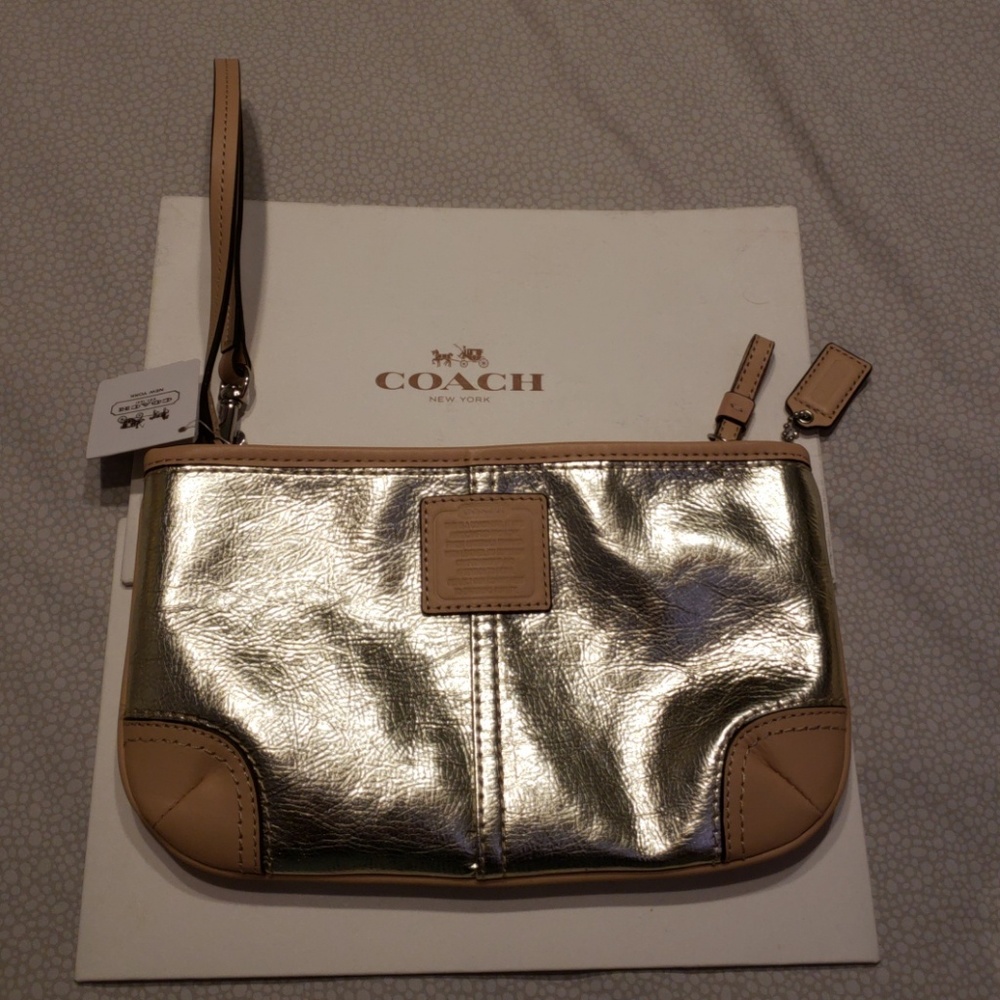 NWT Authentic coach wristlet/wallet